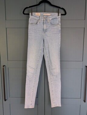 Levi's 721 High Rise Skinny Jeans | Size W24 L30